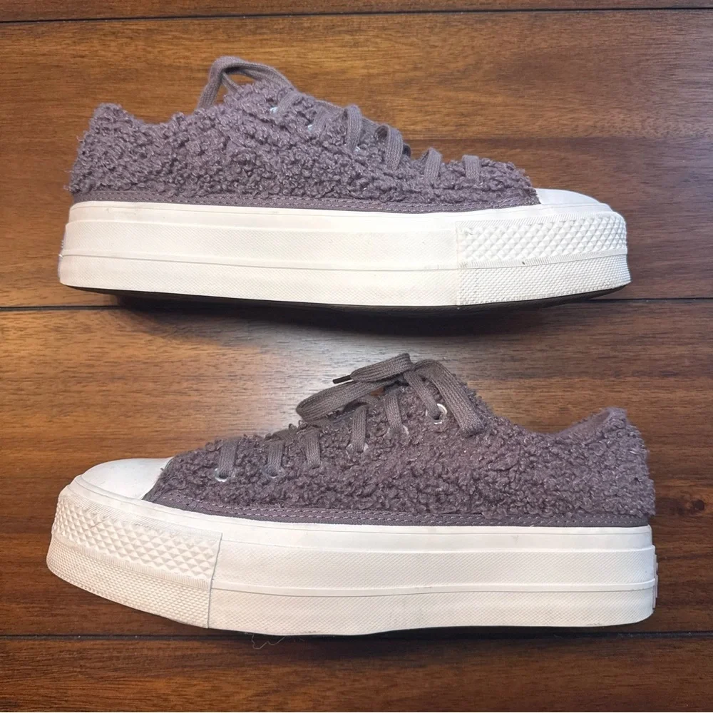 Converse Chuck Taylor All Star Shoes Womens 8.5 Platform Cozy Sherpa Violet Ore‎